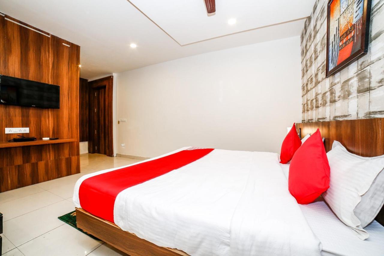 Oyo 35769 Hotel Rishabh Jhansi Ngoại thất bức ảnh